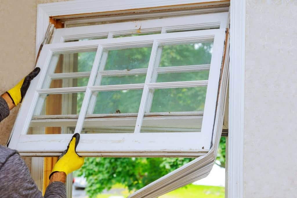 https://paramountbuilders.com/wp-content/uploads/2023/06/replacement-window-cost-in-Jacksonville-FL-1024x683.jpg